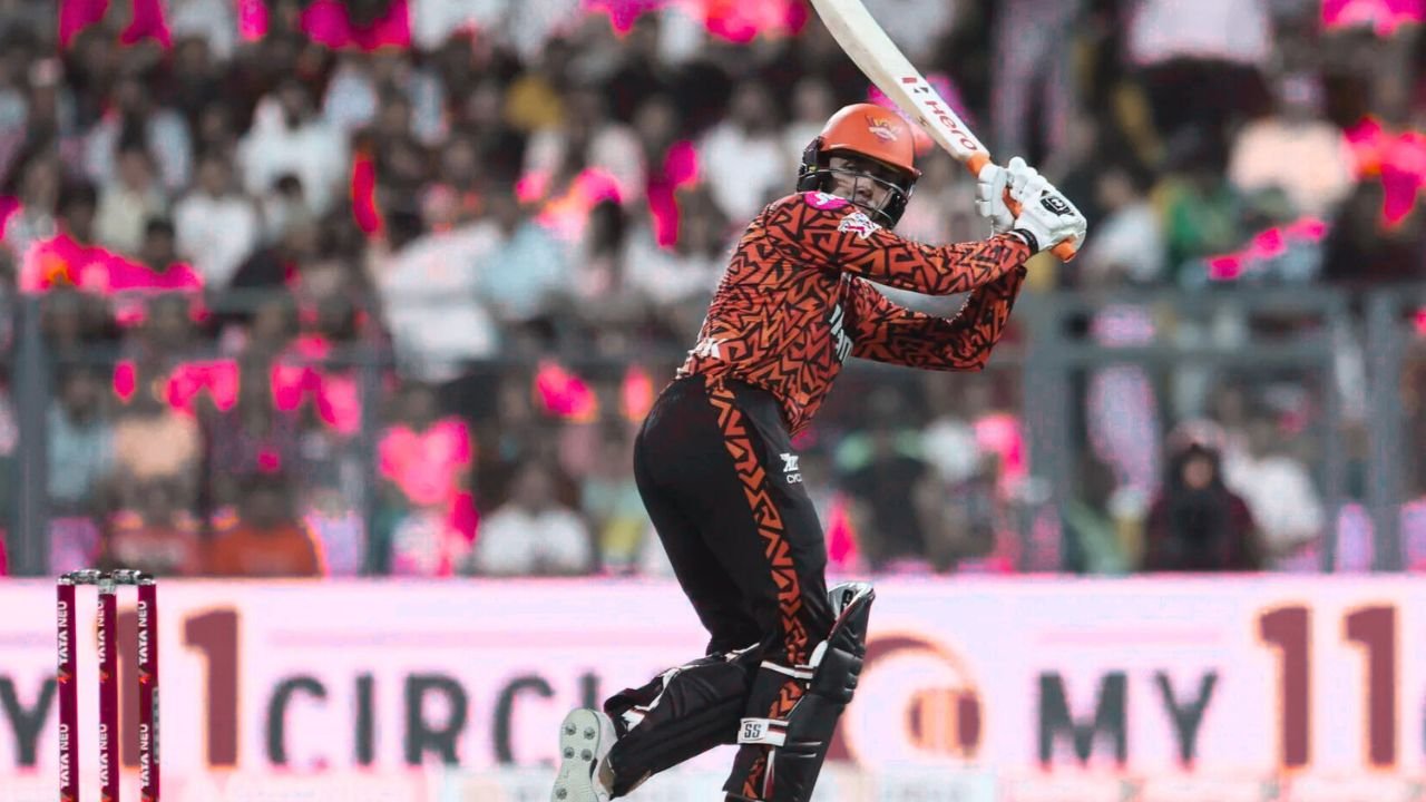 मुंबई इंडियन्स के बल्लेबाज और India T20E कप्तान सूर्यकुमार यादव ने मजेदार वाकये में SRH के ओपनर Abhishek Sharma का उड़ा दिया मजाक मुंबई इंडियन्स के बल्लेबाज और India T20E कप्तान सूर्यकुमार यादव ने मजेदार वाकये में SRH के ओपनर Abhishek Sharma का उड़ा दिया मजाक