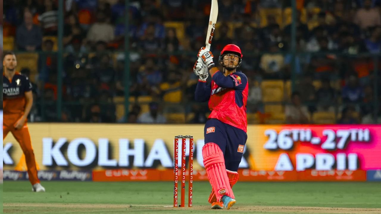 Rajasthan Royals के 14 वर्षीय बल्लेबाज़ Vaibhav Suryavanshi को Coach ने बताया Apni umra se 10 saal aage Rajasthan Royals के 14 वर्षीय बल्लेबाज़ Vaibhav Suryavanshi को Coach ने बताया Apni umra se 10 saal aage