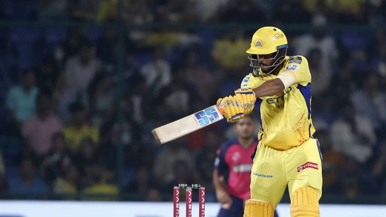 CSK बनाम GT: धोनी के आखिरी मैच की चर्चा के बीच चेन्नई को जीत के लिए करने होंगे ये 3 बड़े काम CSK बनाम GT: धोनी के आखिरी मैच की चर्चा के बीच चेन्नई को जीत के लिए करने होंगे ये 3 बड़े काम