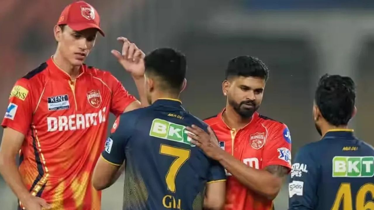IPL 2025 Playoffs की जंग हुई रोमांचक: PBKS की हार से टॉप-2 की दौड़ में नया ट्विस्ट आकाश चोपड़ा का बड़ा बयान IPL 2025 Playoffs की जंग हुई रोमांचक: PBKS की हार से टॉप-2 की दौड़ में नया ट्विस्ट आकाश चोपड़ा का बड़ा बयान