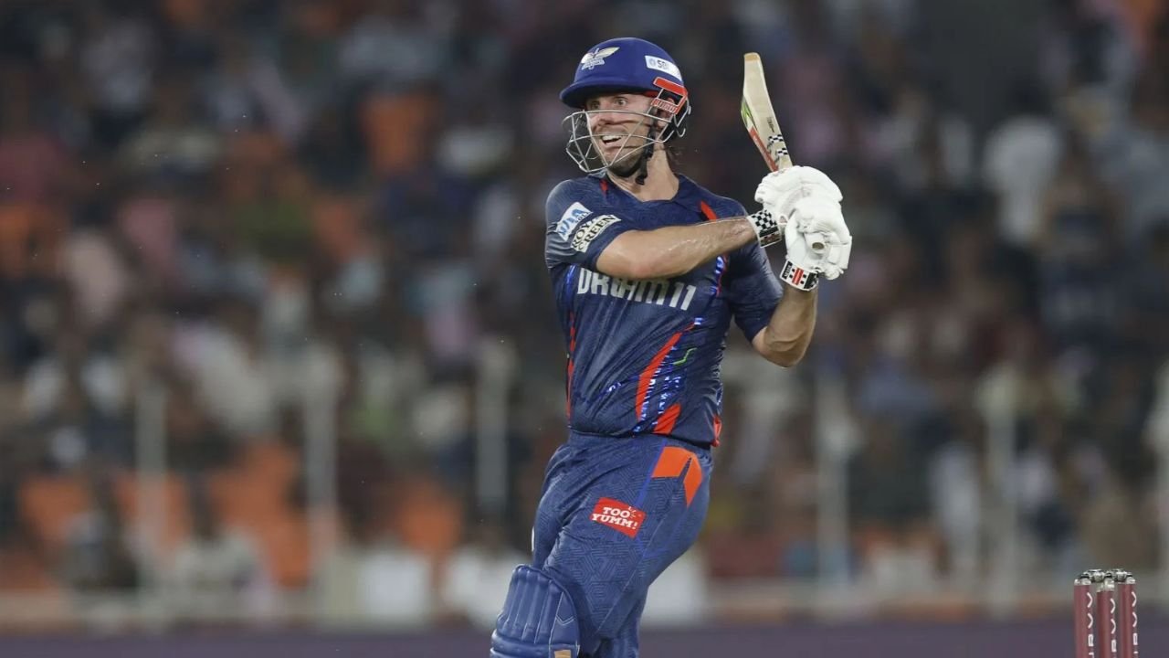 Mitchell Marsh का बल्ला फिर बोला Sai Kishore की गेंद पर जड़ा सीधा छक्का IPL 2025 में जड़ा 5वां अर्धशतक Mitchell Marsh का बल्ला फिर बोला Sai Kishore की गेंद पर जड़ा सीधा छक्का IPL 2025 में जड़ा 5वां अर्धशतक