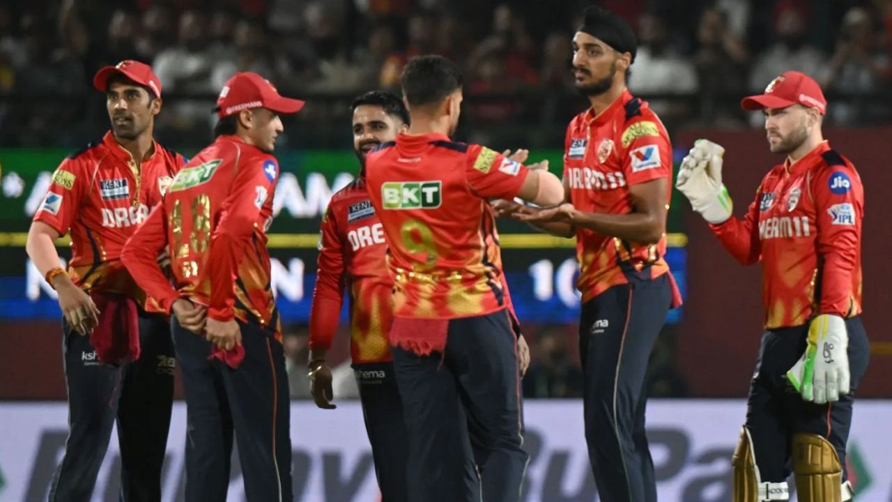 IPL 2025: पंजाब किंग्स की शानदार जीत प्लेऑफ रेस में रोमांचक मुकाबला IPL 2025: पंजाब किंग्स की शानदार जीत प्लेऑफ रेस में रोमांचक मुकाबला