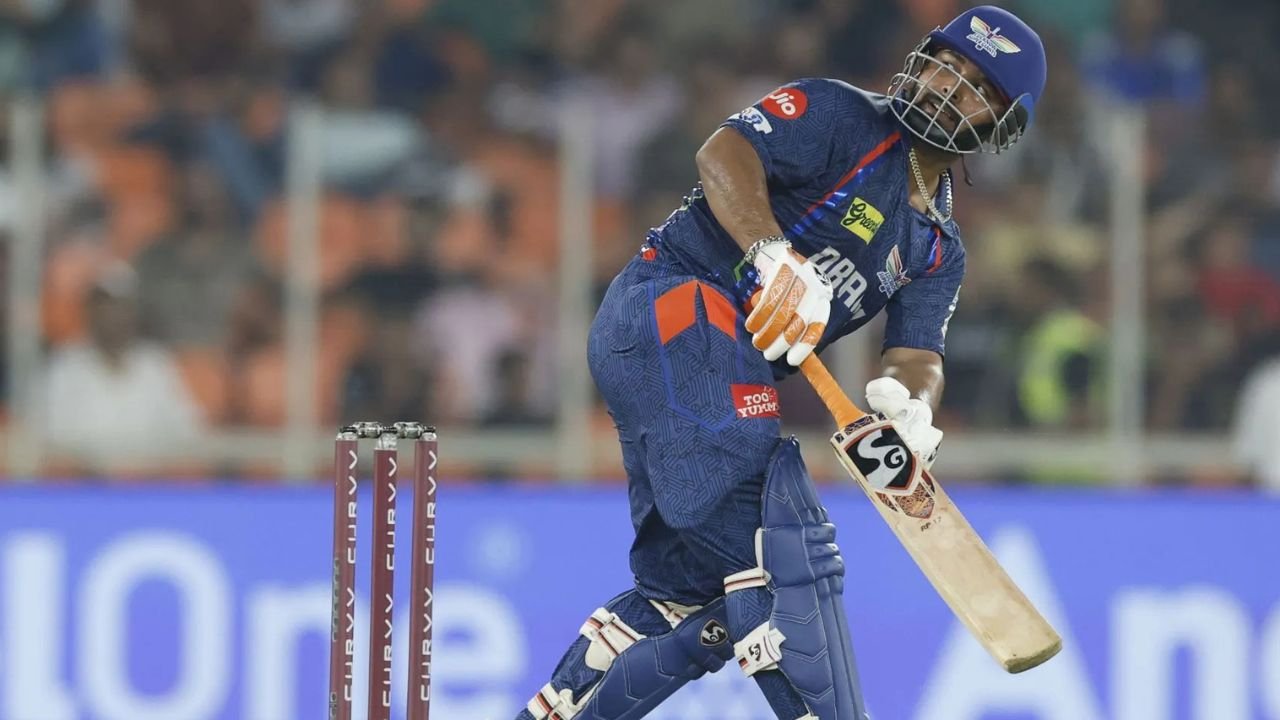 IPL 2025: प्लेऑफ से बाहर होकर भी LSG बन सकती है RCB की दुश्मन टॉप 2 की रेस में रोमांच चरम पर IPL 2025: प्लेऑफ से बाहर होकर भी LSG बन सकती है RCB की दुश्मन टॉप 2 की रेस में रोमांच चरम पर