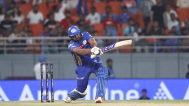 IPL 2025 Eliminator  रोहित शर्मा की धमाकेदार 81 रन की पारी के बाद हुआ आउट नीता अंबानी भी हुईं तालियों से नवाज़ा