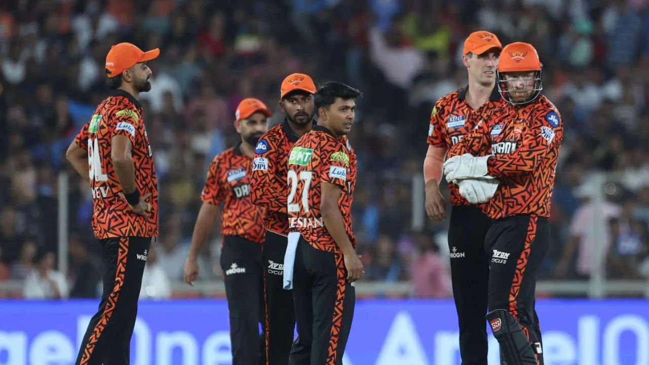 SRH की हार पर दीप दासगुप्ता का तंज: अहमदाबाद में शरीर लेकिन दिमाग अब भी मालदीव में है SRH की हार पर दीप दासगुप्ता का तंज: अहमदाबाद में शरीर लेकिन दिमाग अब भी मालदीव में है