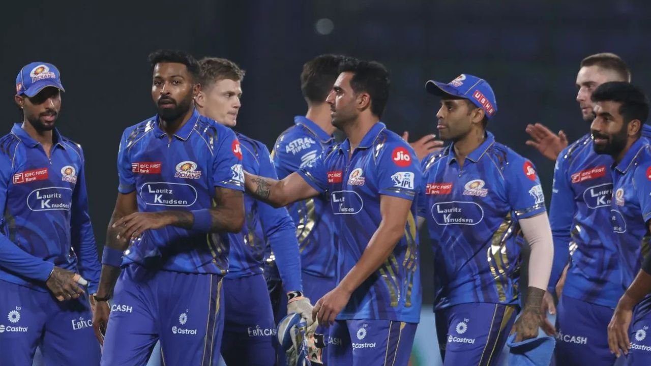 IPL 2025 क्या सिर्फ एक हार से हिल गया मुंबई इंडियंस का प्लेऑफ सपना संजय बांगर ने किया बड़ा खुलासा IPL 2025 क्या सिर्फ एक हार से हिल गया मुंबई इंडियंस का प्लेऑफ सपना संजय बांगर ने किया बड़ा खुलासा