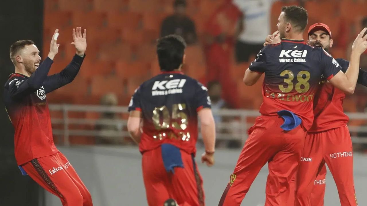 AB de Villiers की भविष्यवाणी – IPL 2025 Final में RCB से भिड़ेगी पंजाब किंग्स AB de Villiers की भविष्यवाणी – IPL 2025 Final में RCB से भिड़ेगी पंजाब किंग्स